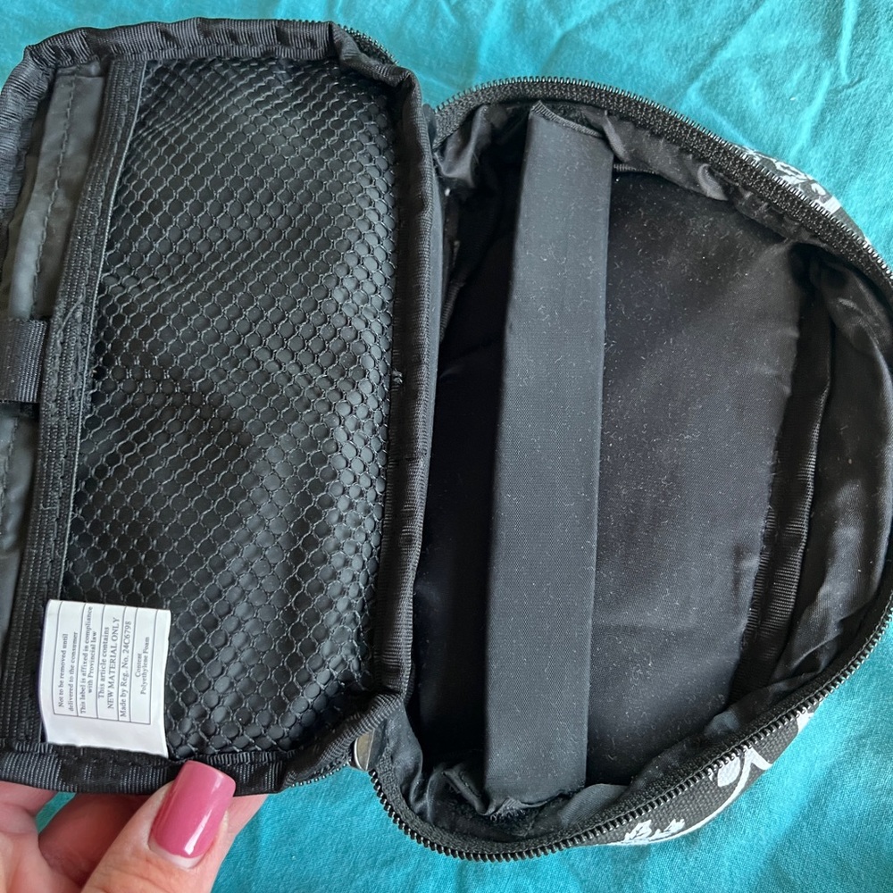 Small pouch - Picture 2 of 5